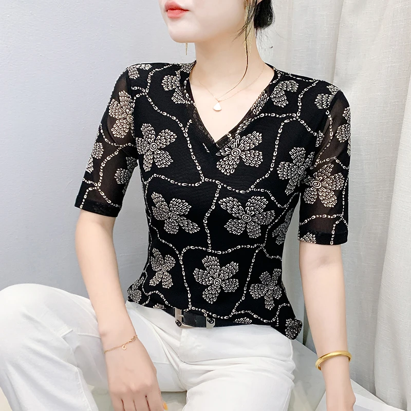 夏季新款V领中袖T恤女气质显瘦温婉淑女上衣法式洋气设计感小衫