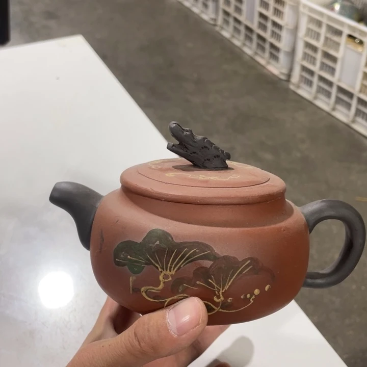老厂紫砂壶一件。