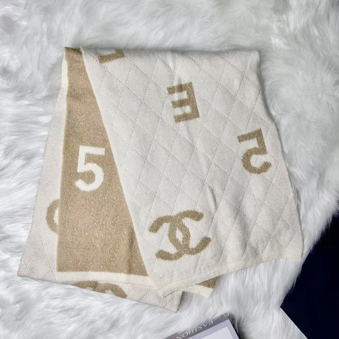 99新 Chanel/香奈儿 25B系列数字5菱格纹双C围巾Chanel羊绒披肩