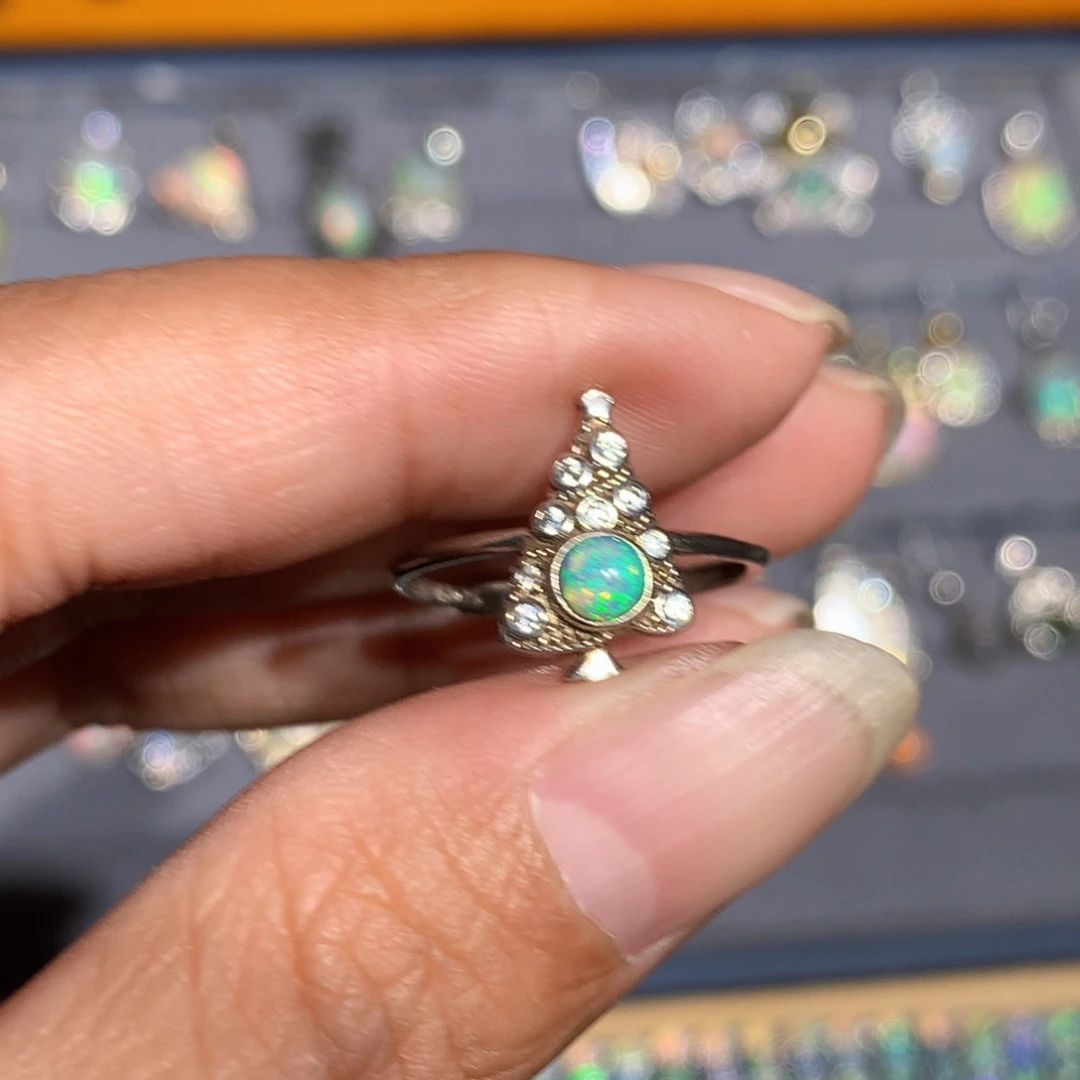 银S925镶嵌欧泊福利戒指