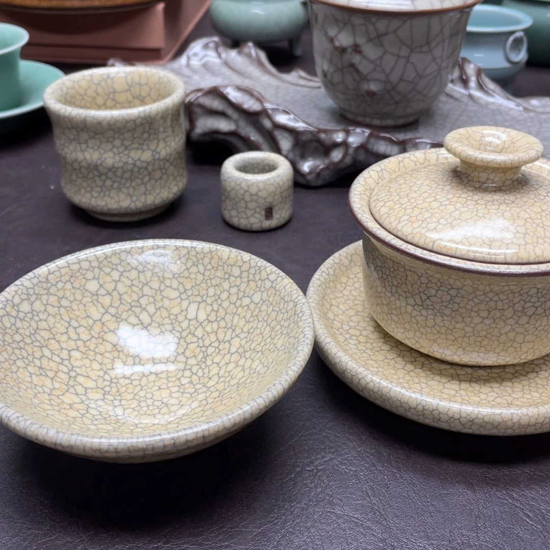 子**在精品青瓷茶具杯子