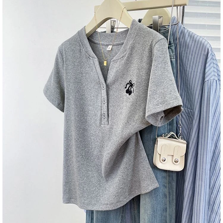 200斤ins大码女装胖MM夏季刺绣纽扣短款短袖T恤上衣休闲夏装t恤