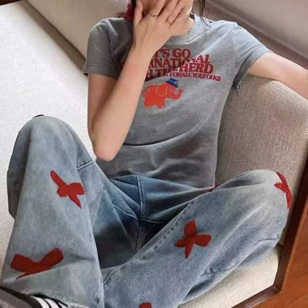 Y994 设计感小众字母植绒小象刺绣印花洋气百搭显瘦时尚T恤.