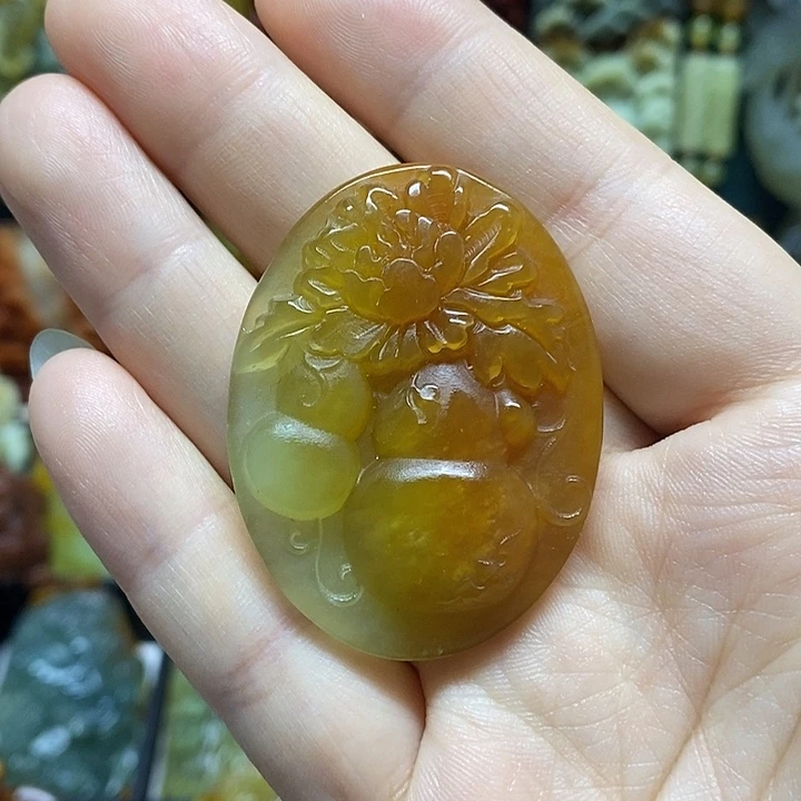 岫玉未镶嵌吊坠(赠链)