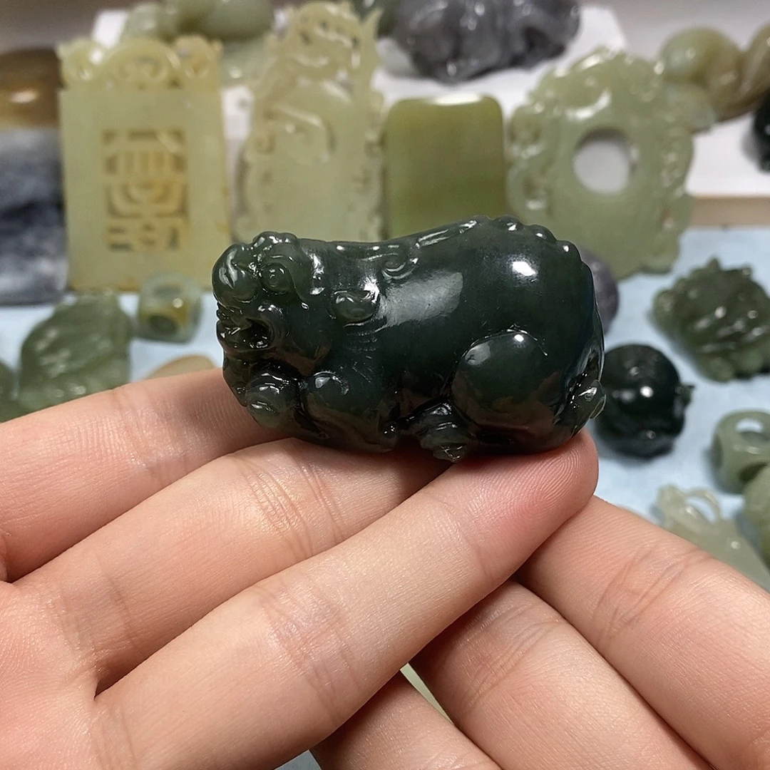 和田玉未镶嵌挂件