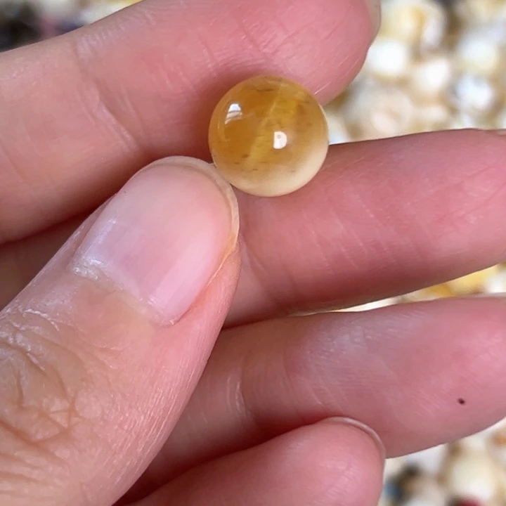 未镶嵌蜜蜡裸石10.2mm一个