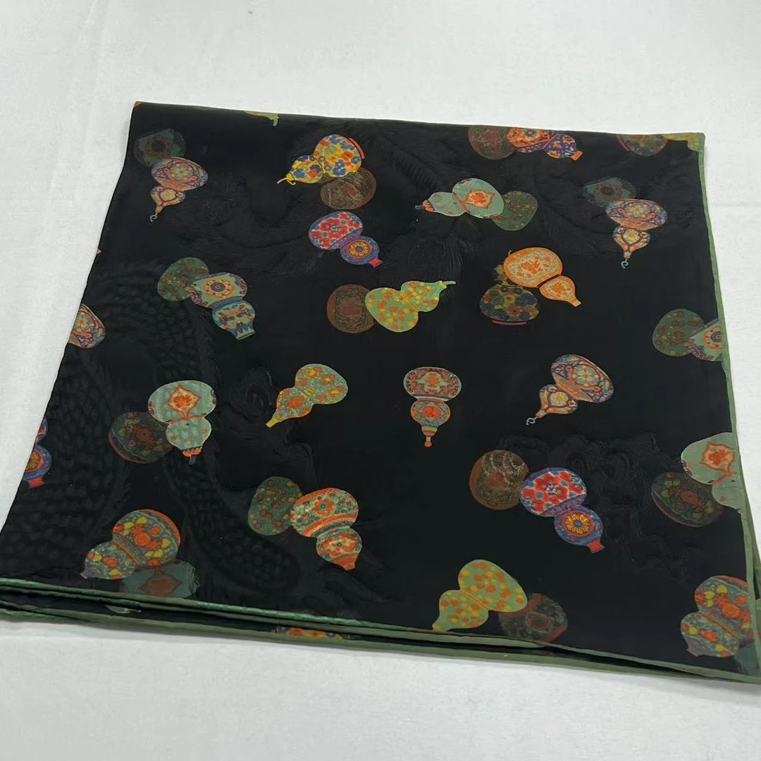 70香云纱方巾-多金葫芦 湖丝摊雾65cm丝巾