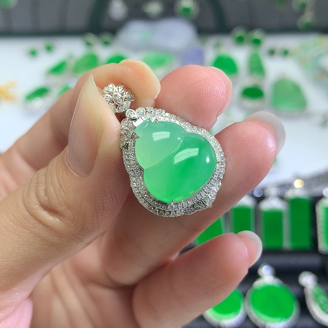 吊坠(不含链)18K金镶嵌翡翠