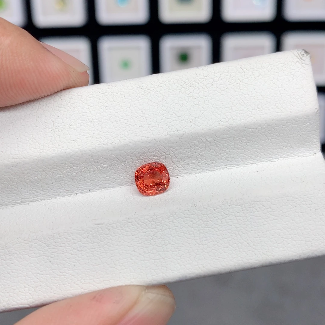 尖晶石裸石未镶嵌0.93克拉有包体