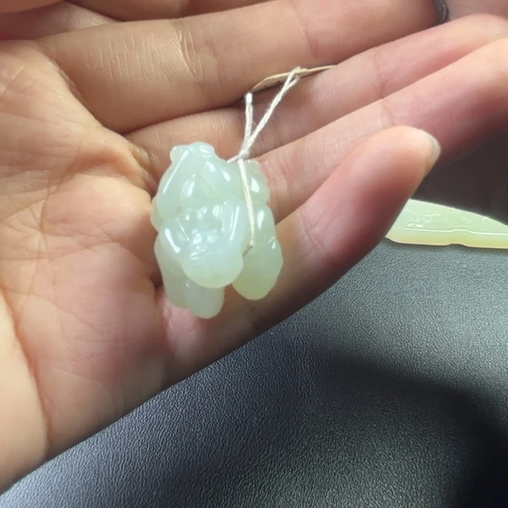 和田玉挂件未镶嵌郑*年