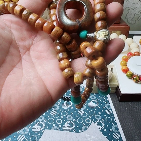 脱骨卡十长链带吊坠