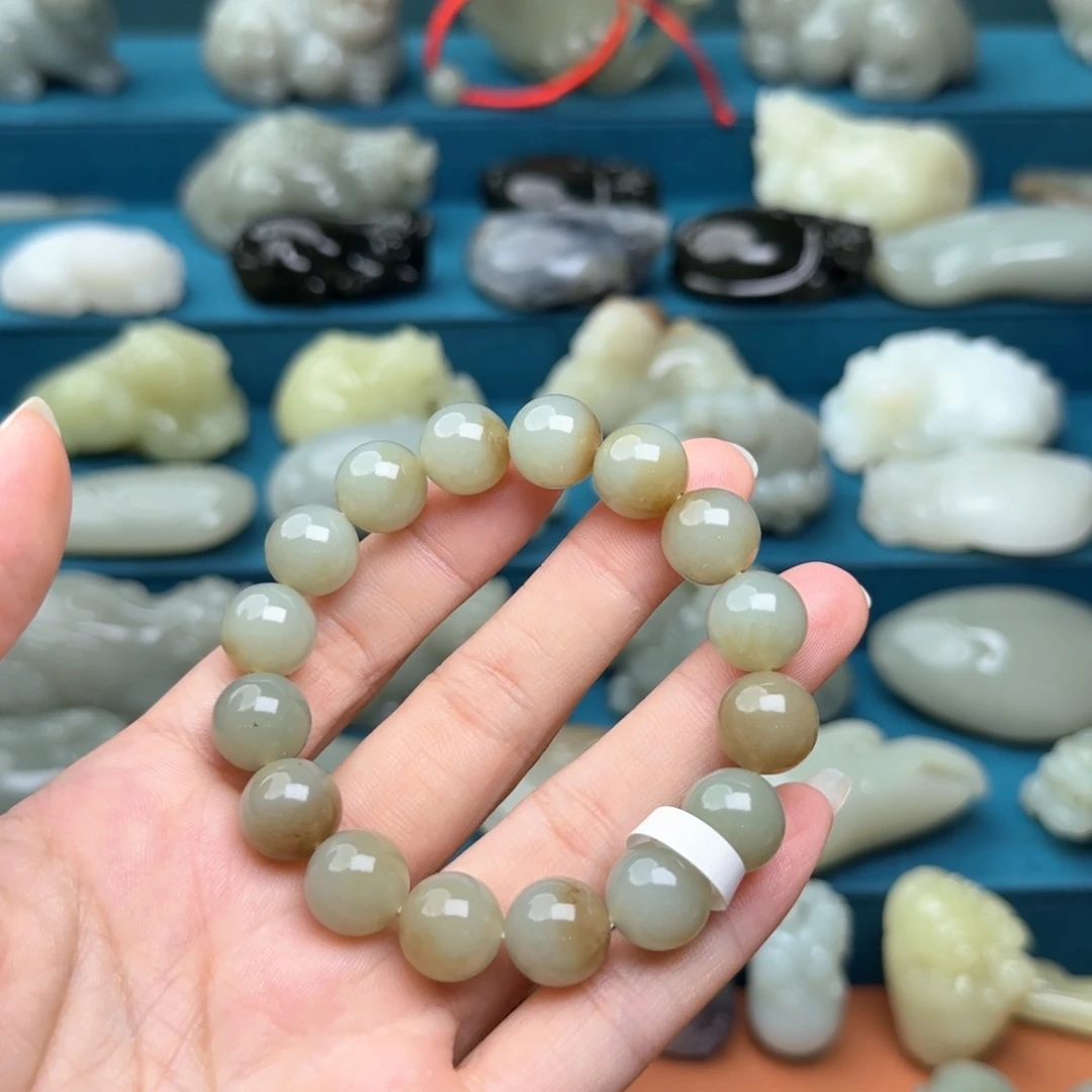 未镶嵌和田玉（糖玉）把件