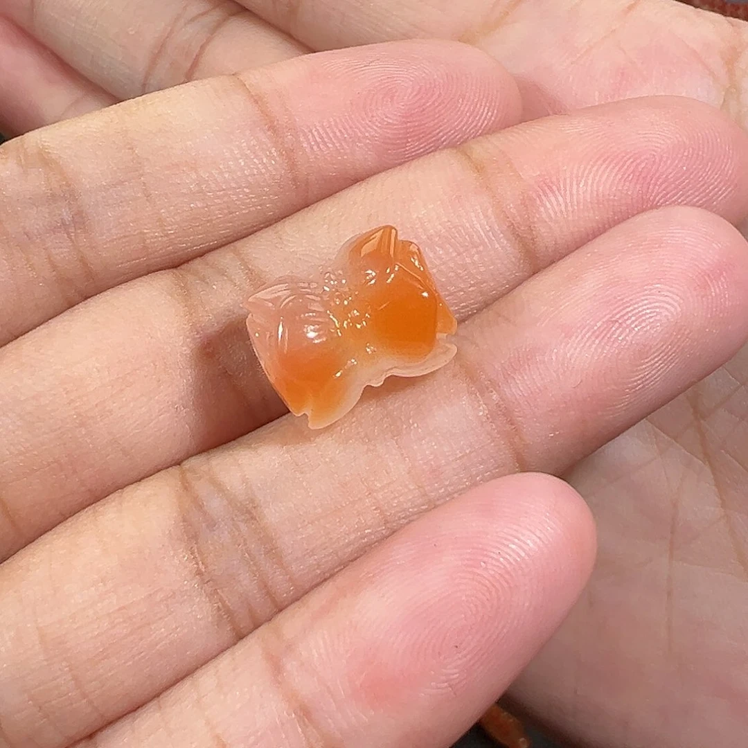 南红玛瑙未镶嵌珠宝奇石房*师