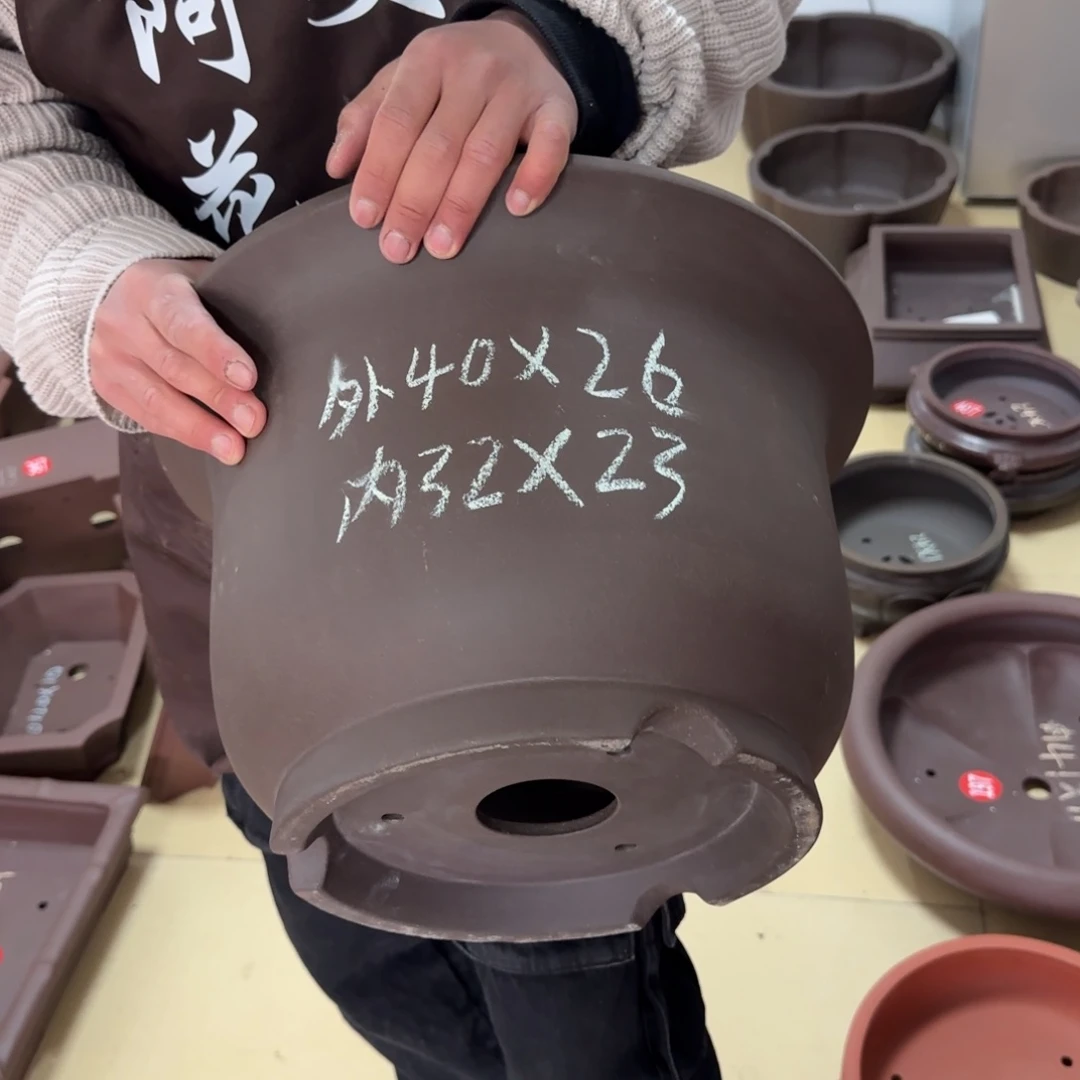紫砂花盆呜呜呜呜