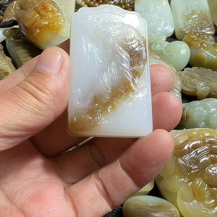 蒋***兴和田玉未镶嵌吊坠(不含链)