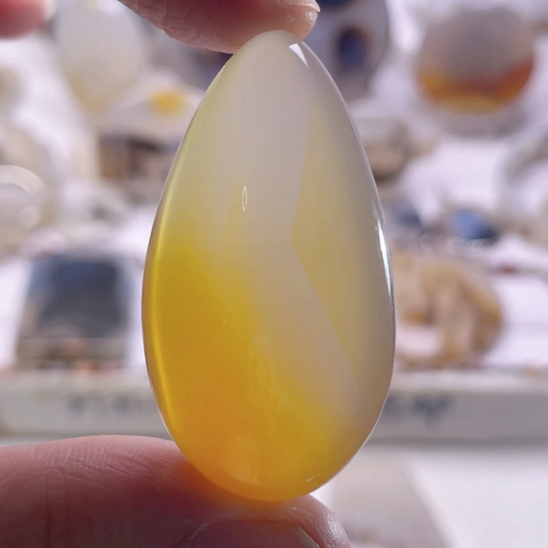 玛瑙/玉髓未镶嵌珠宝奇石