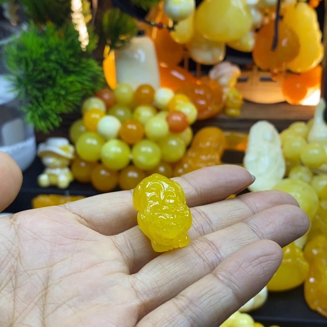 ****者非金属全品无暇鸡油黄小貔貅