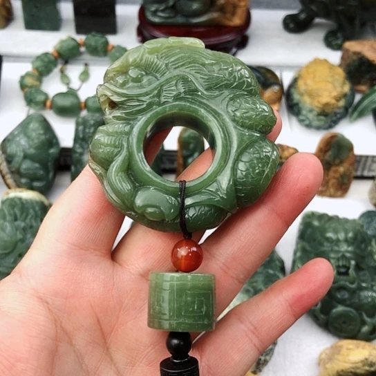 未镶嵌和田玉把件孙*天