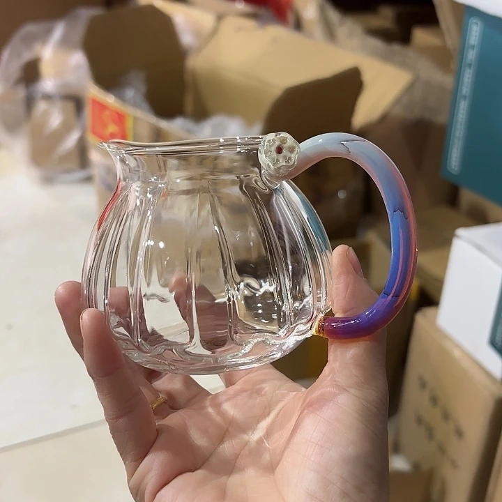 莲君公杯紫玉。