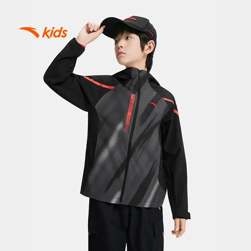 安踏儿童外套男童生物基防泼水防风梭织跑步运动服352537603N-bk