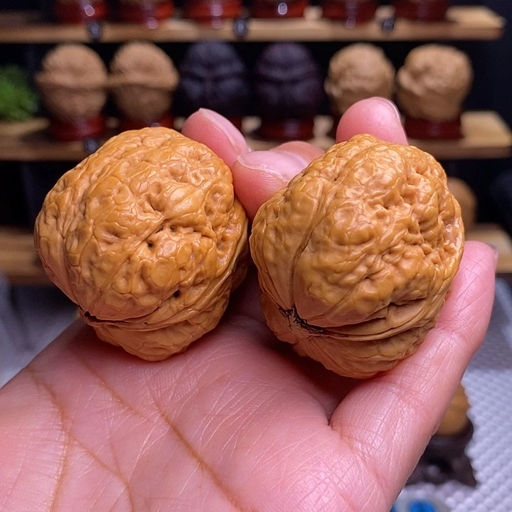 文玩核桃吊坠平头蝉52