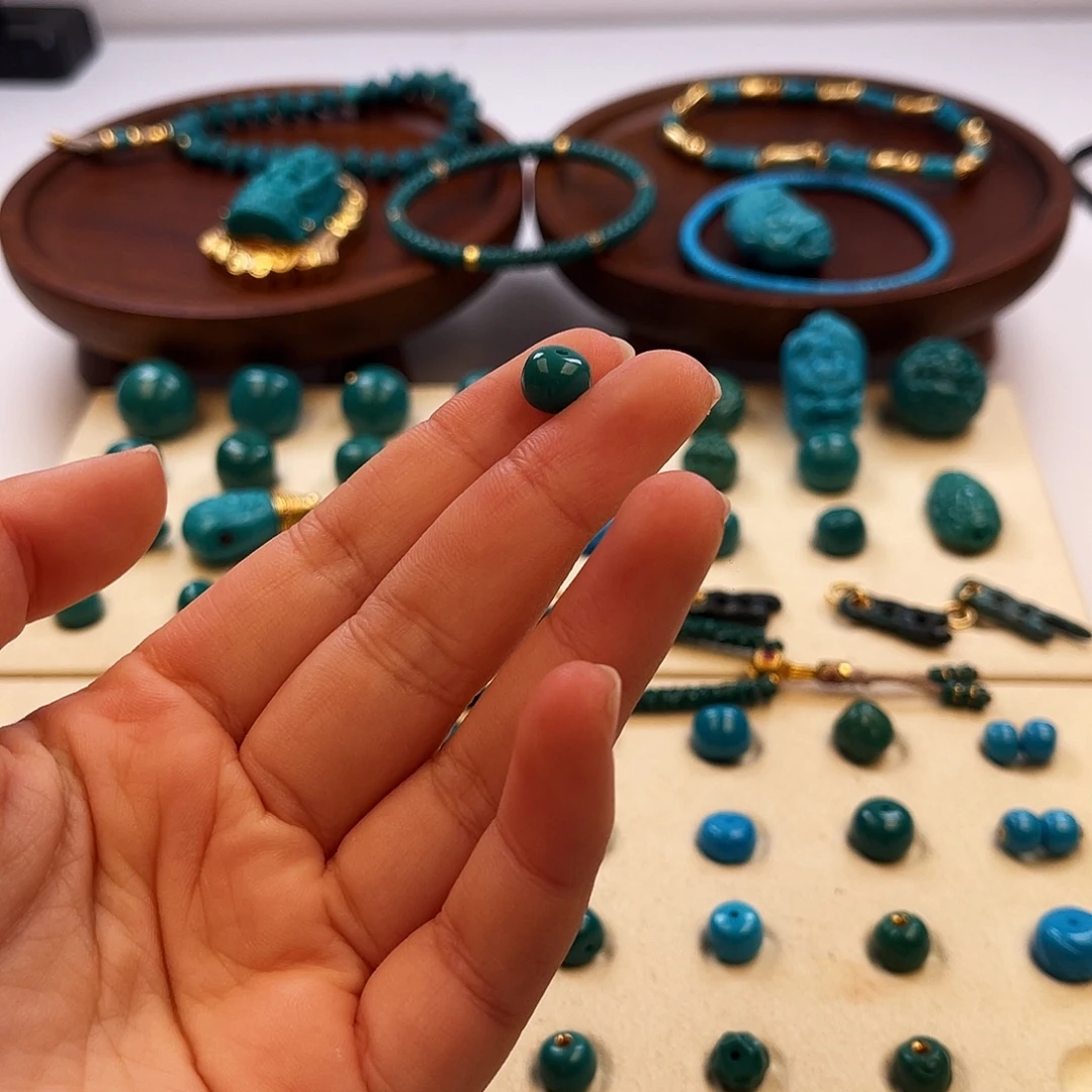 绿松石未镶嵌把件