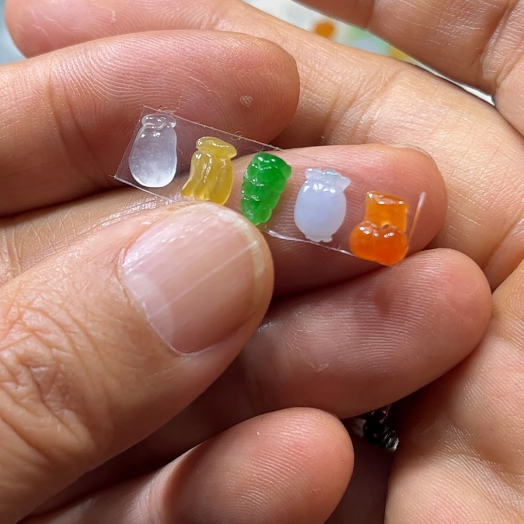 定制翡翠未镶嵌水果