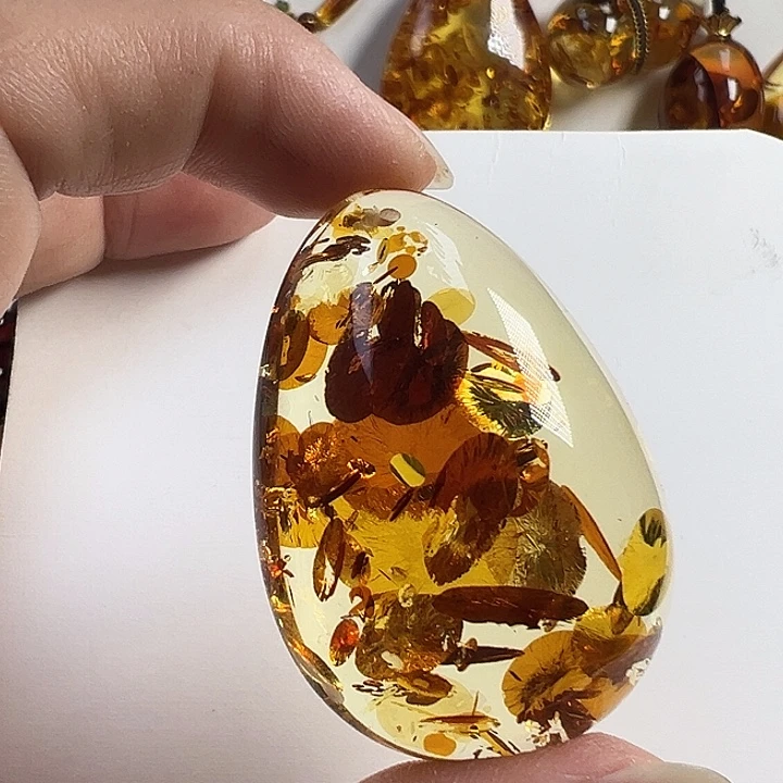 琥珀（花珀）未镶嵌颈饰