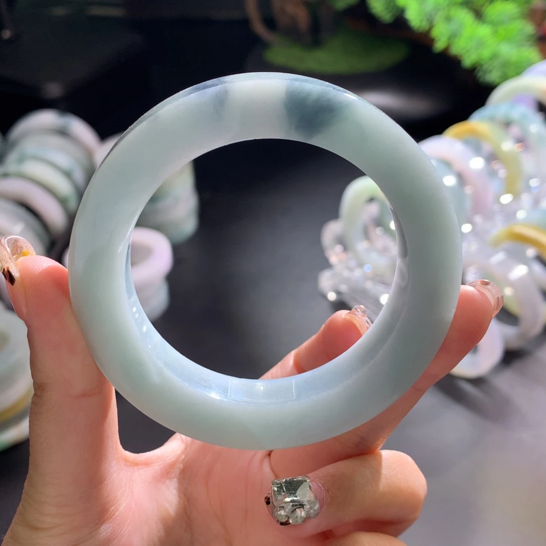 未镶嵌翡翠手镯定制翡翠