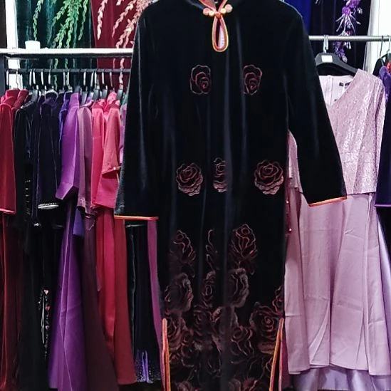 黑色金丝绒中长刺绣旗袍3xl130斤左右