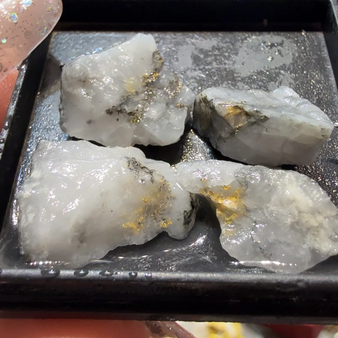 螳5g聚金阁天然明金矿标