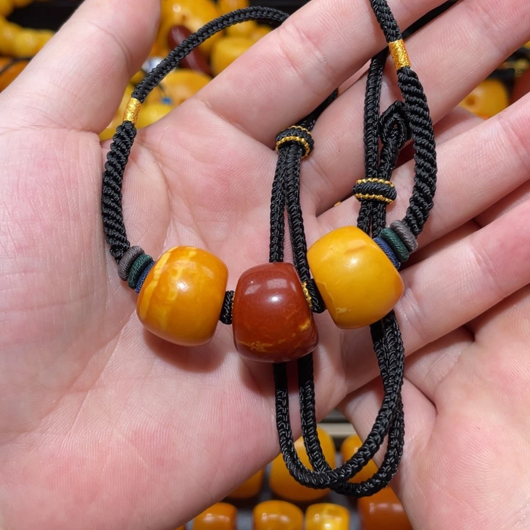 大***丁未镶嵌琥珀裸石三颗