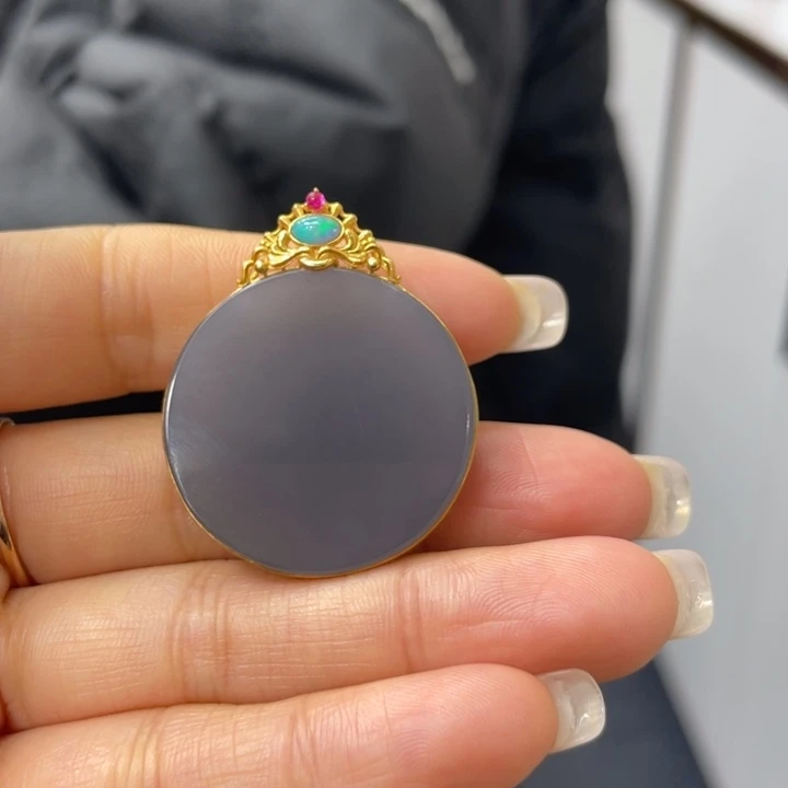 和田玉18K金镶嵌颈饰