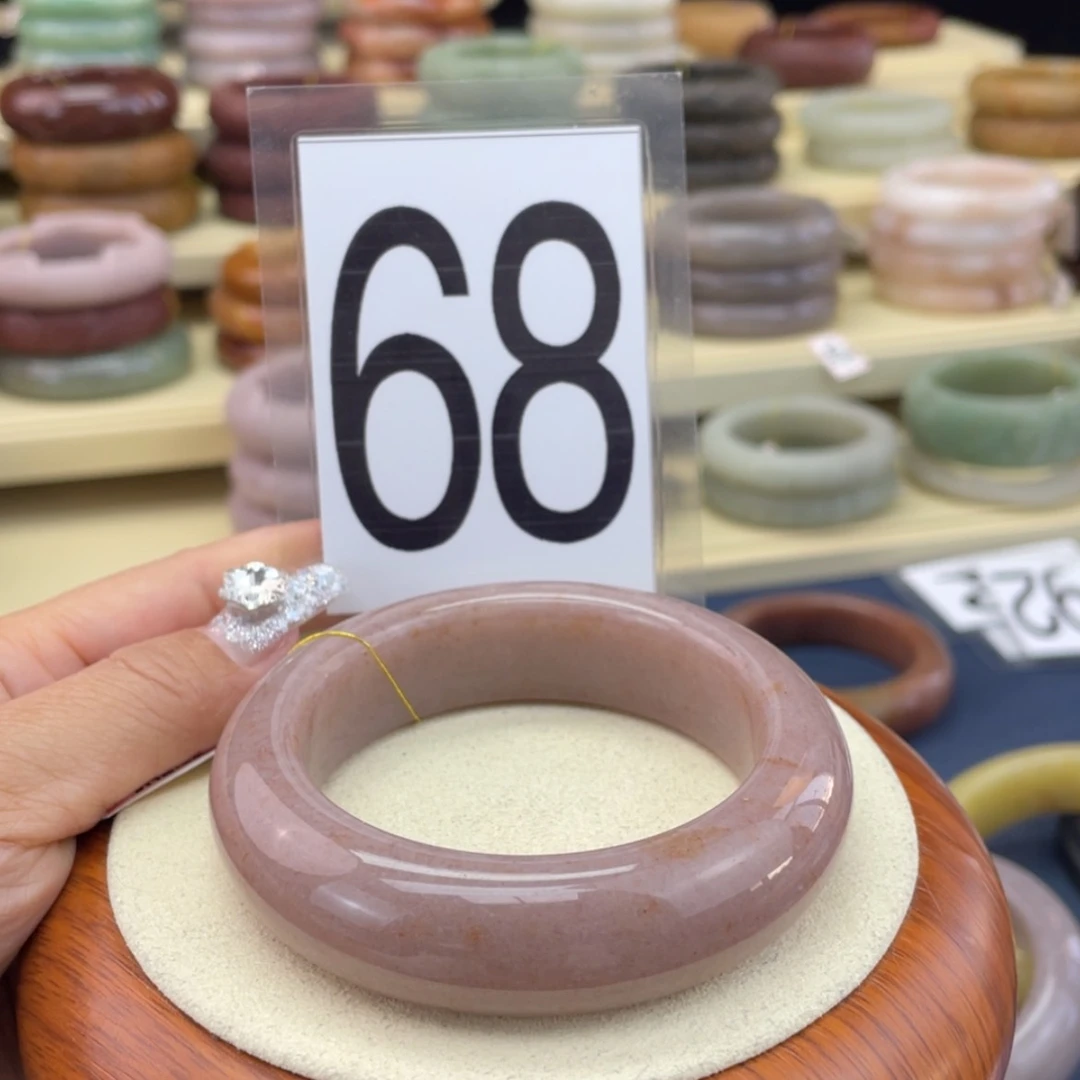【闪购商品】石英质玉未镶嵌手镯