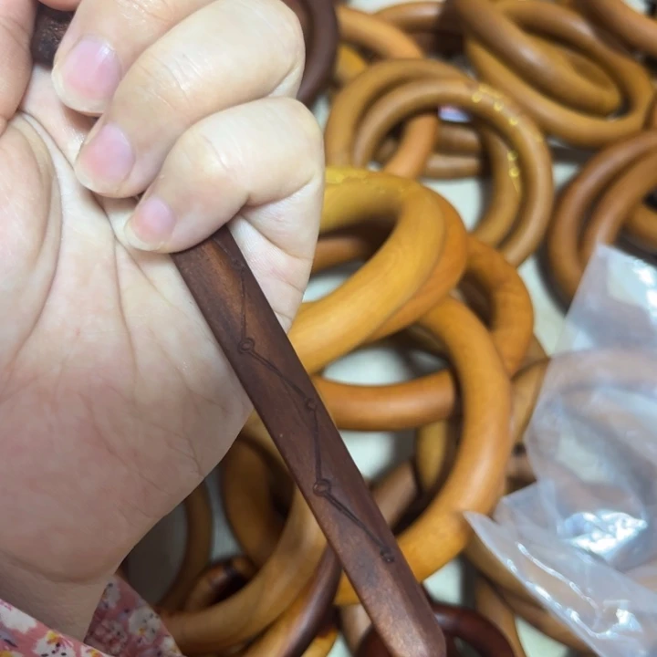 桃木F****0桃木小剑桃木小剑