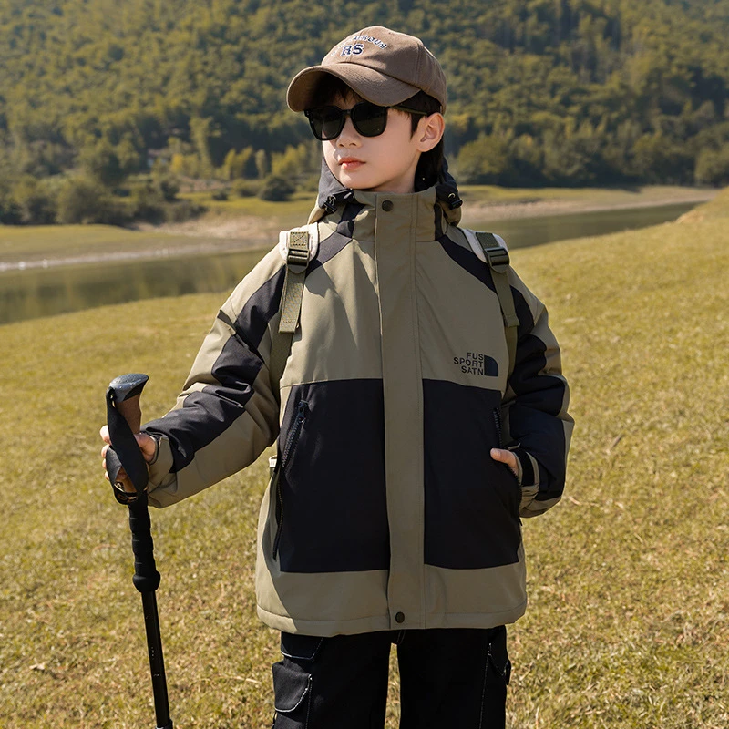 男童90白鸭绒羽绒三合一撞色冲锋衣冬季新款中大童连帽外D23583