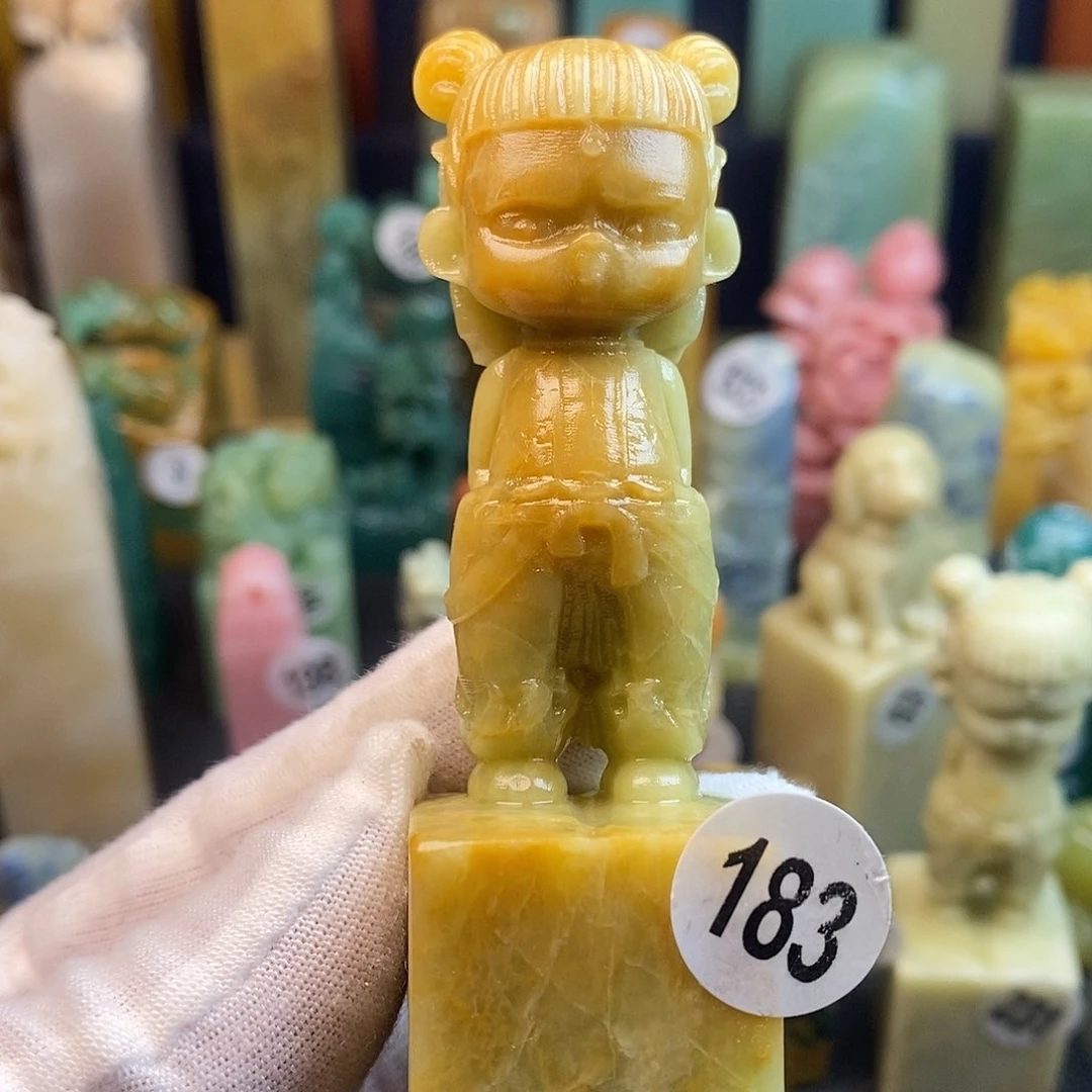 青田石篆刻艺术家的作品