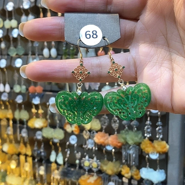 未镶嵌蛇纹石玉颈饰