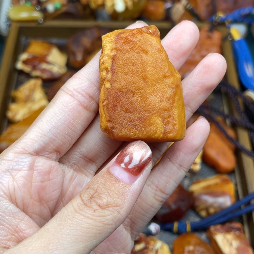 琥珀未镶嵌珠宝奇石
