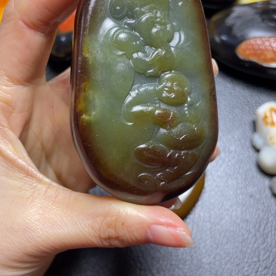 睿***和田玉未镶嵌颈饰