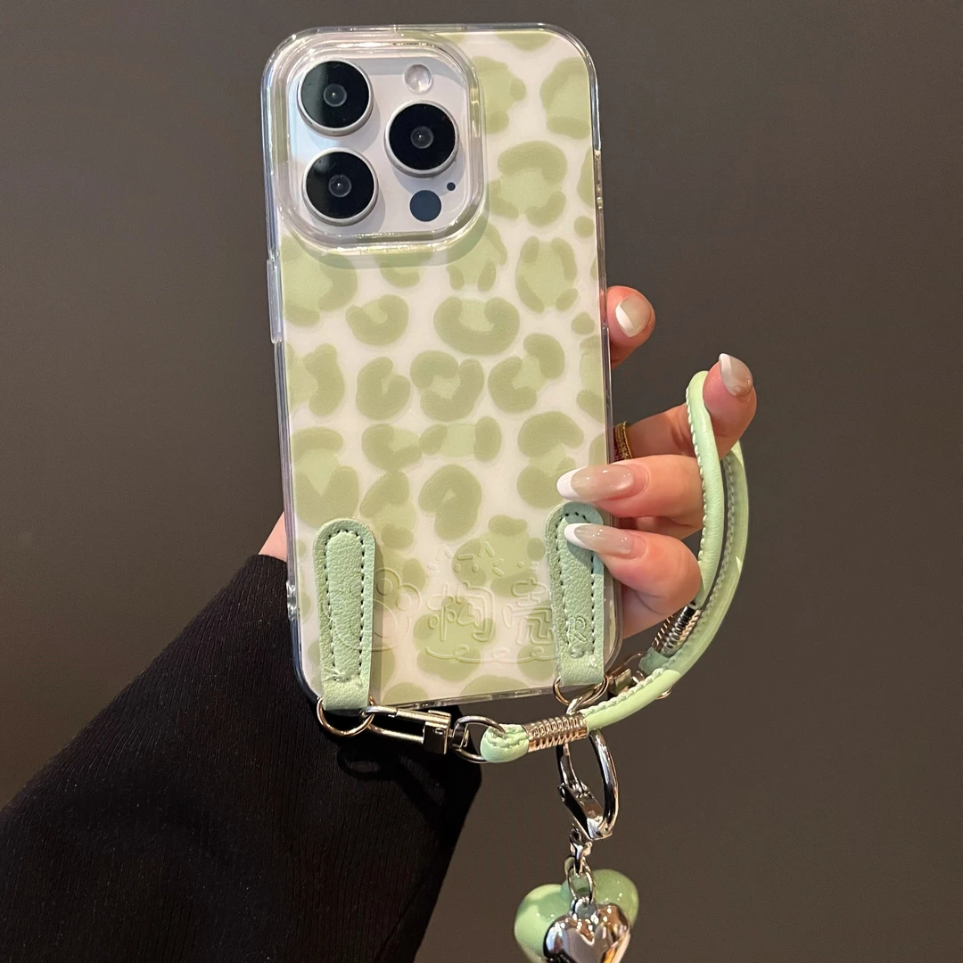 豹纹爱心挂件斜跨绳适用苹果16手机壳华为/荣耀/OPPO/vivo/小米