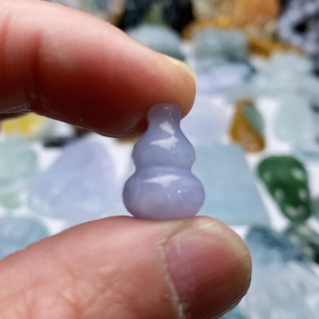 翡翠颈饰未镶嵌紫葫芦