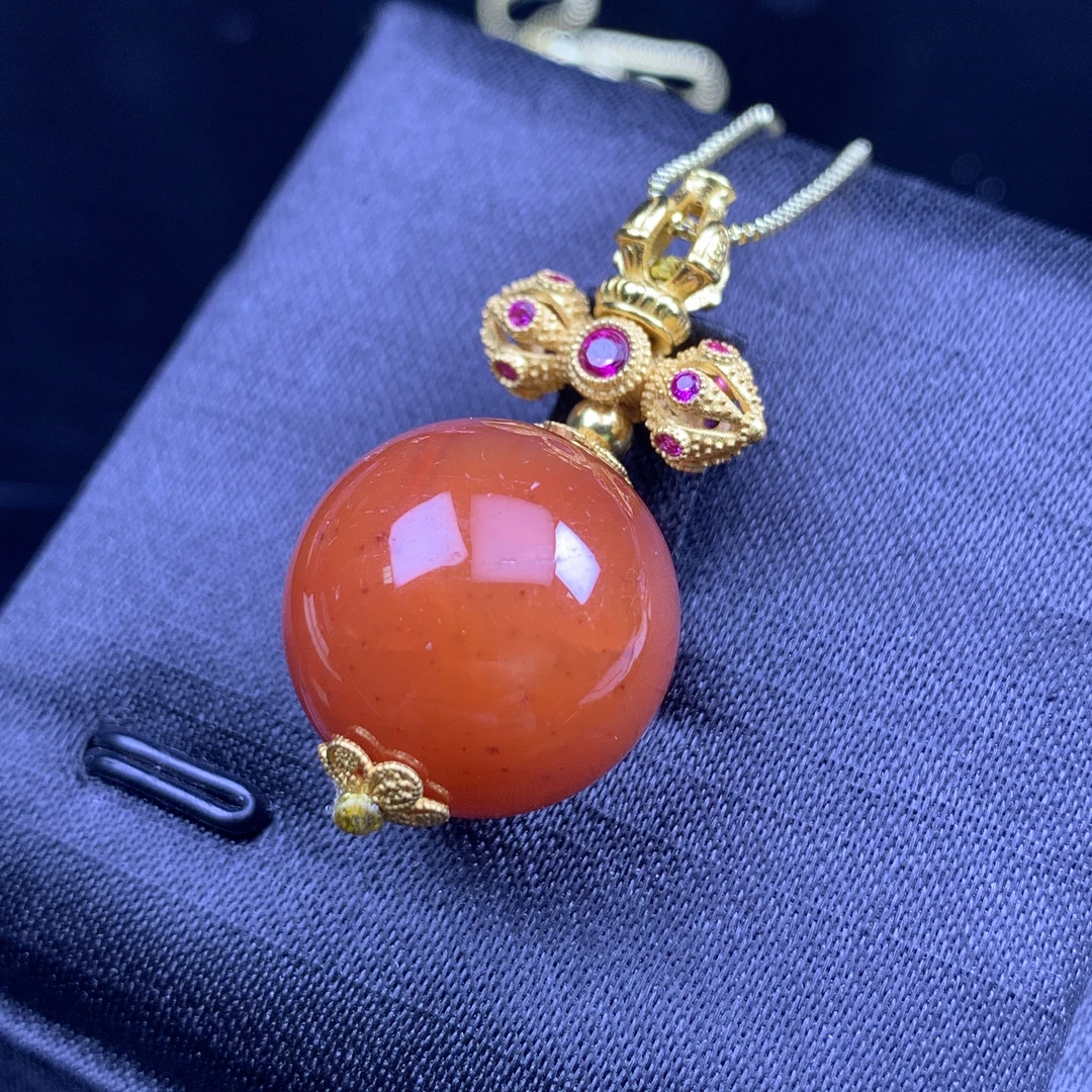 H216A500-藏宝级-川料瓦西满肉火焰纹降魔杵南红吊坠-多样性发一