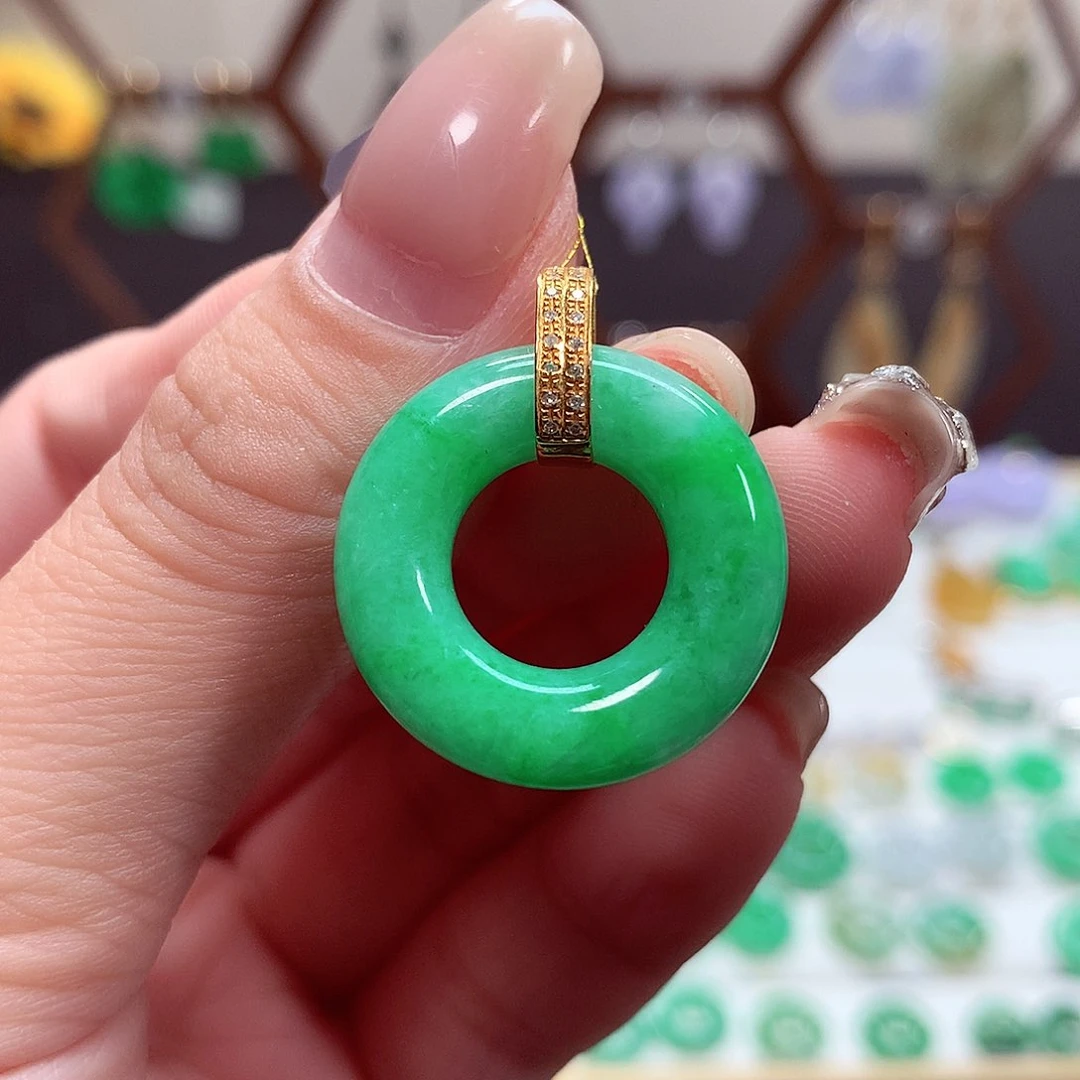 翡翠项链18K金镶嵌天然翡翠