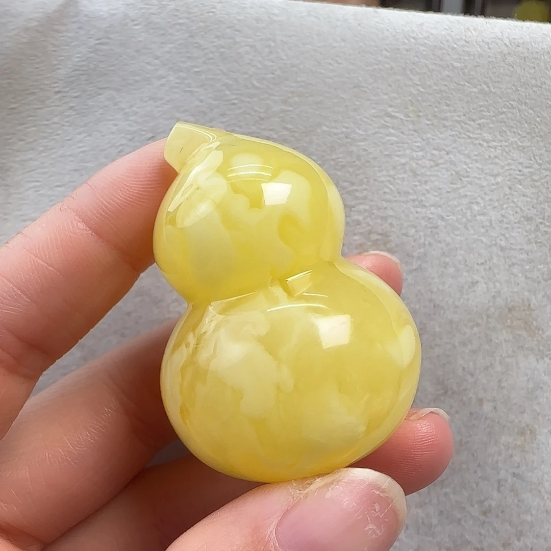 蜜蜡未镶嵌珠宝奇石