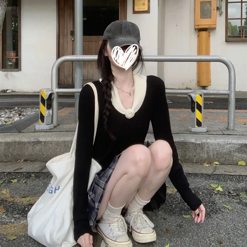 梦优莱甜美可爱风小众撞色V领长袖针织衫女秋季百搭修身显瘦上衣