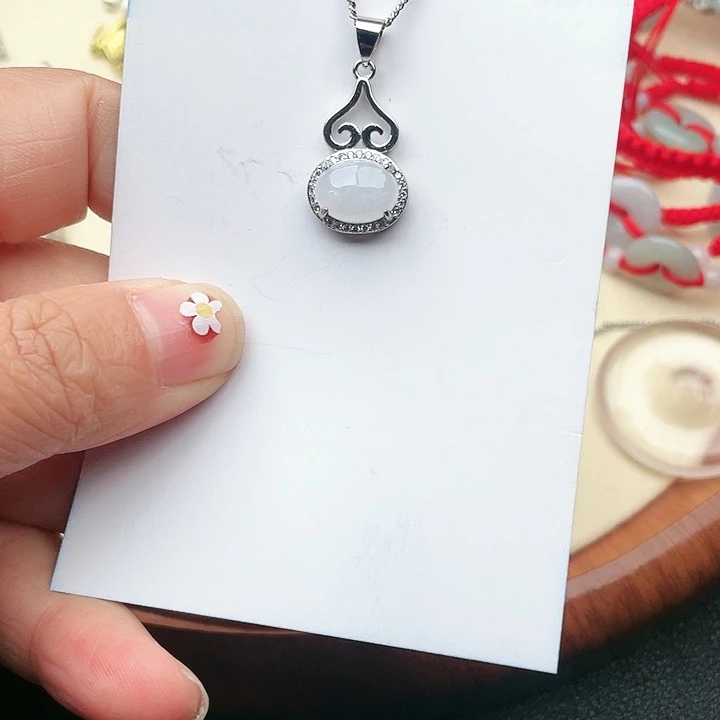 翡翠颈饰合金吊坠