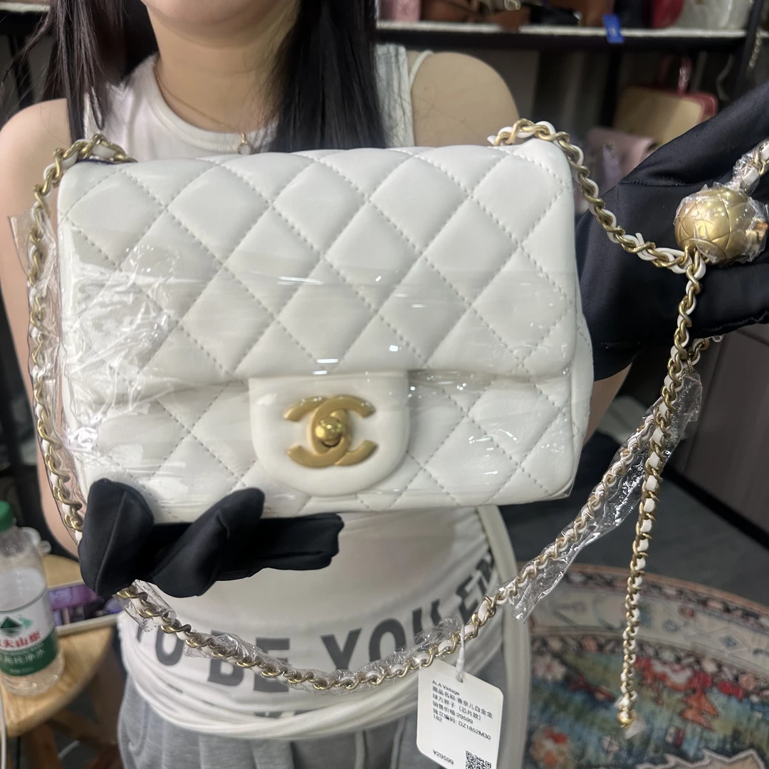 99新 Chanel/香奈儿 白色金球方胖子（芯片）