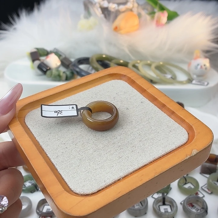 和田玉（糖玉）未镶嵌戒指t7咖糖圆条直径17.2不退换