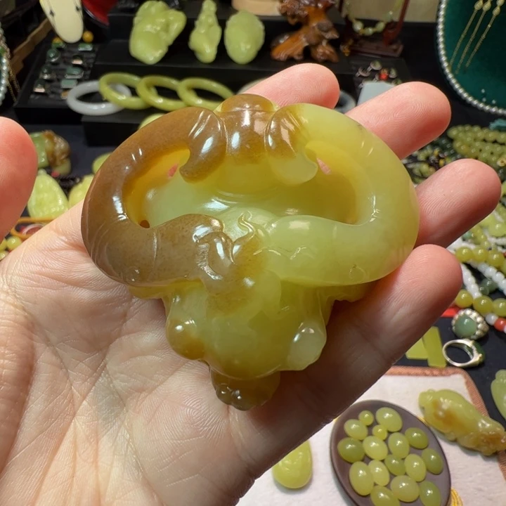 和田玉（黄玉）颈饰未镶嵌